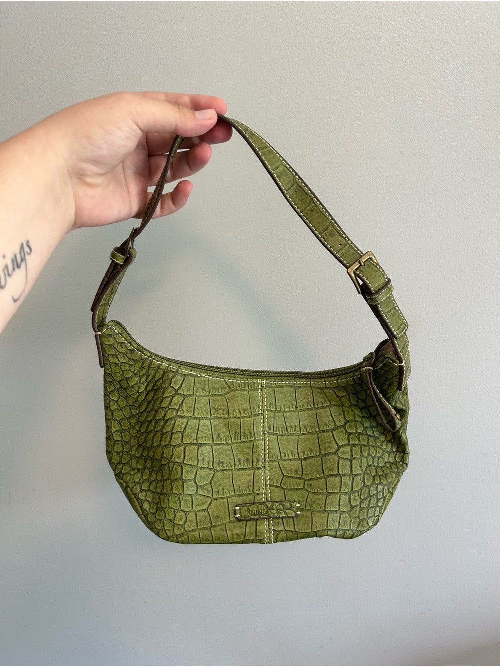 Nine & Co Green Croc looking leather like Shoulder Bag